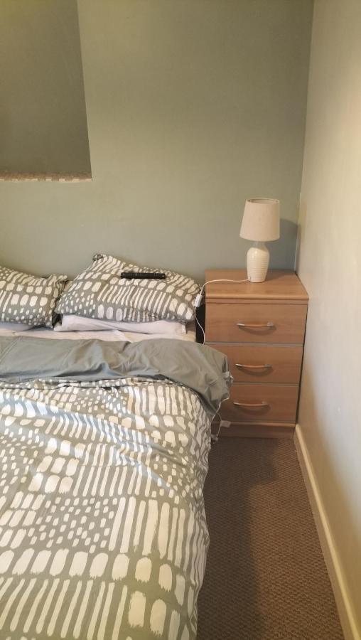 Accomadation Рексъм Екстериор снимка