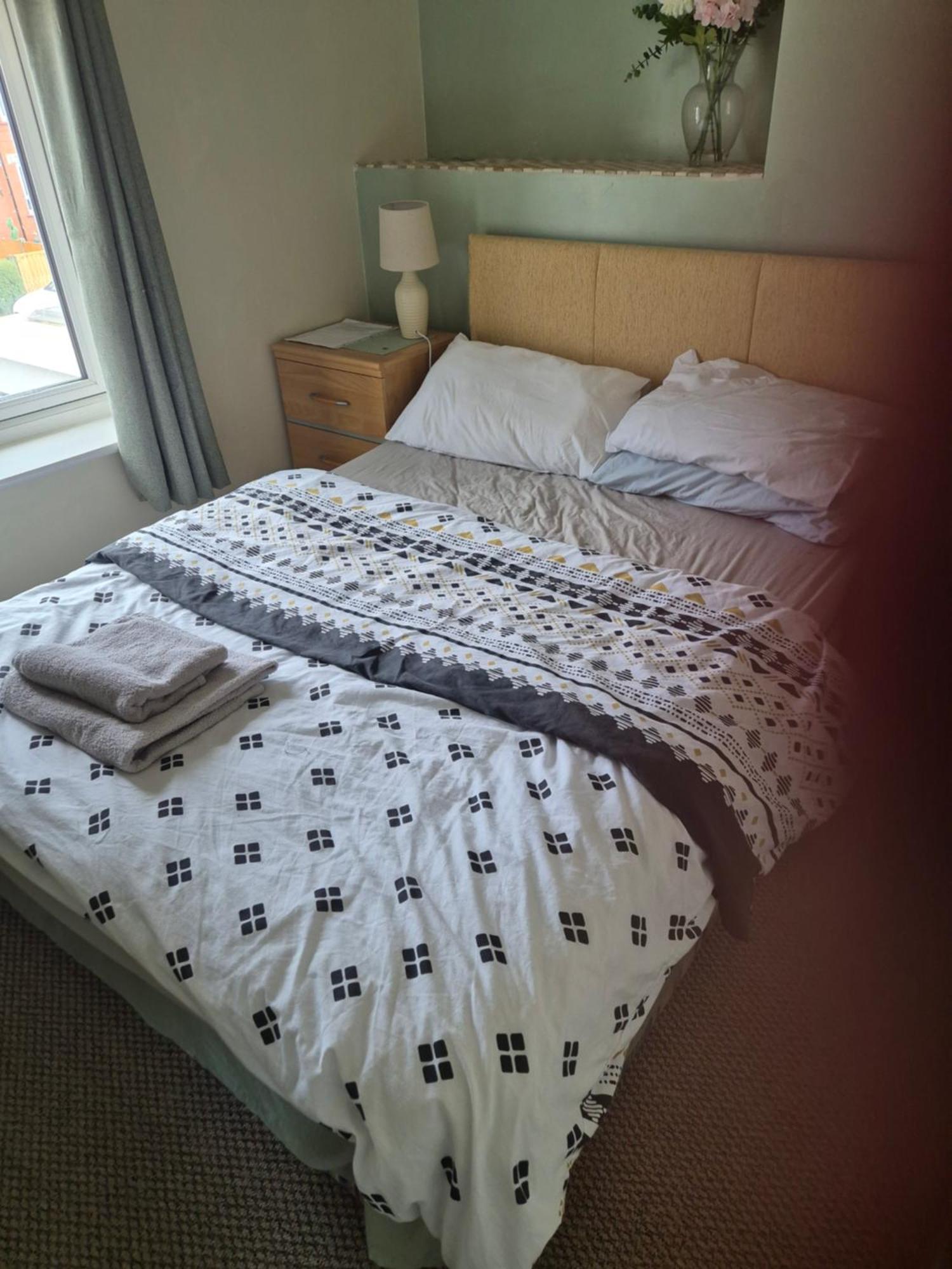 Accomadation Рексъм Екстериор снимка