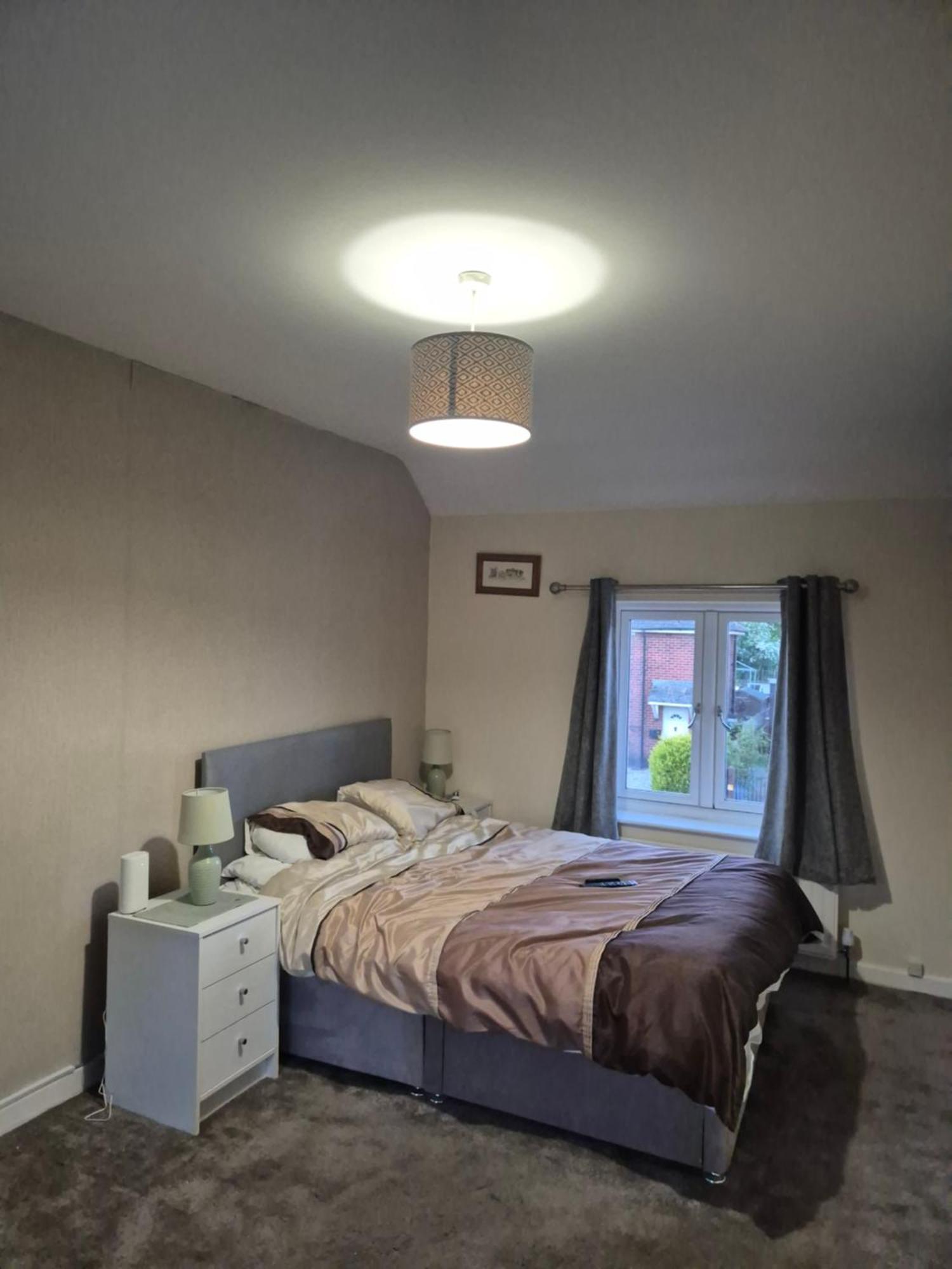 Accomadation Рексъм Екстериор снимка