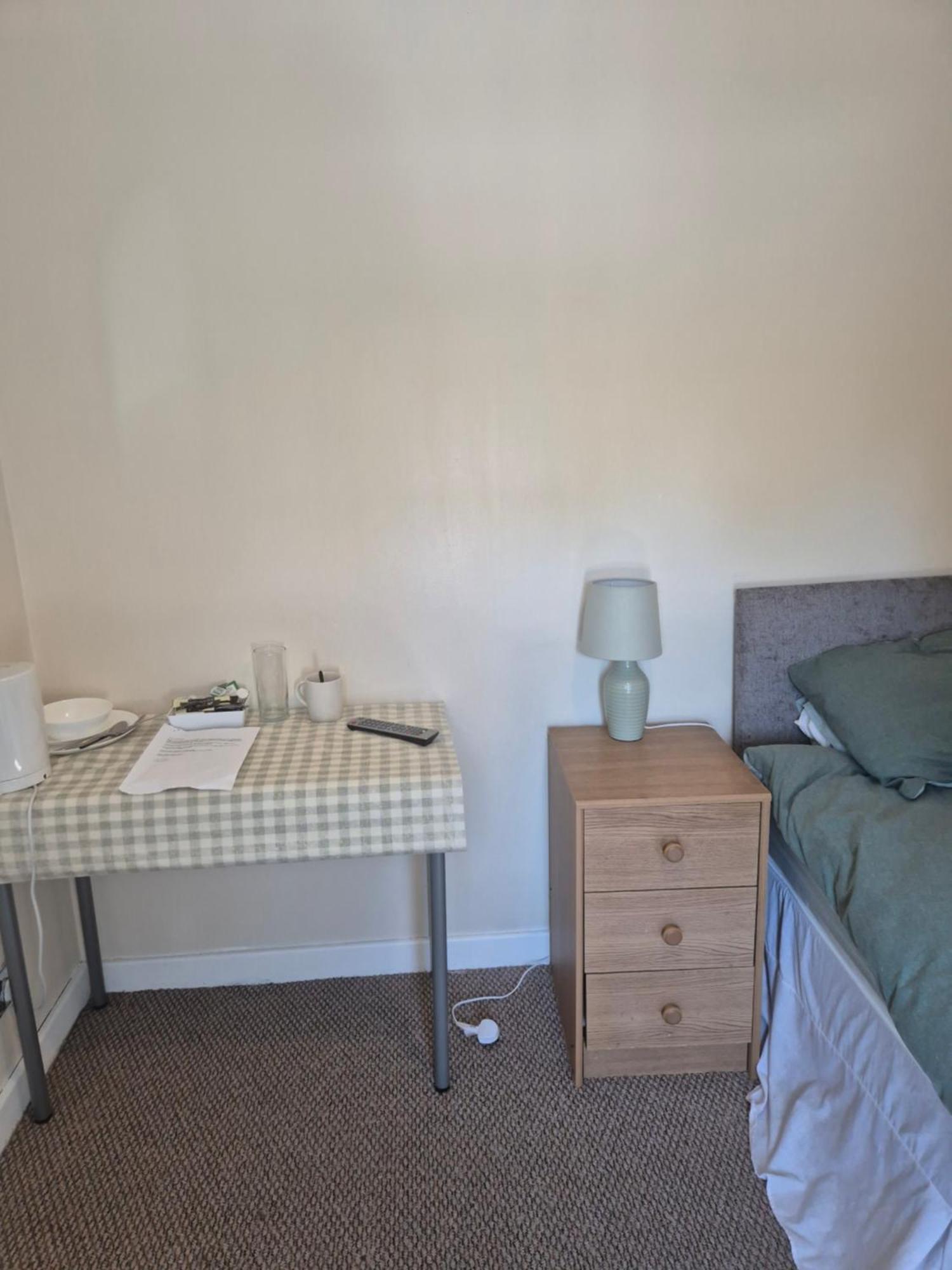 Accomadation Рексъм Екстериор снимка